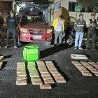 Los sospechosos y las evidencias fueron llevados a un cuartel policial.