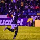 Gabriel Cortez una locura en Loja, hizo un golazo.