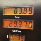 El precio de la gasolina en Ecuador varía mes a mes.