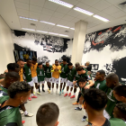 Jugadores de Barcelona oraron en el camerino del Neo Química Arena, tras eliminar a Corinthians de la Copa Libertadores