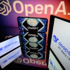 Pantallas con el logotipo de DeepSeek, empresa china de inteligencia artificial que desarrolla modelos lingüísticos de código abierto de gran tamaño, y el logotipo de ChatGPT, el chatbot de inteligencia artificial de OpenAI, en Toulouse, suroeste de Francia, el 29 de enero de 2025.