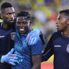 Alexander Domínguez (i) y Pedro Ortiz (d) tienen las 'puertas' cerradas en la selección ecuatoriana de fútbol