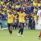 Enner Valencia de Ecuador celebra su gol, en un partido de las eliminatorias sudamericanas para el Mundial de 2026 entre la Tri y Venezuela