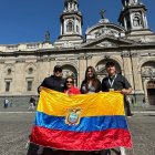 La familia Ocaña, que viajaron desde Ambato y Guayaquil para apoyar a la Tri