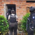 Agentes policiales ejecutaron varios allanamientos en Naranjal y Balao.