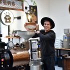 Además de sus vídeos también ha emprendido con el café y el puro ecuatoriano.