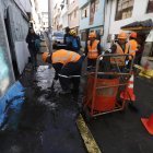 A día seguido, varios barrios de Quito han soportado los embates de la época lluviosa.