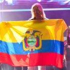 Anabella Azín, la asambleísta electa y mamá del presidente/candidato, Daniel Noboa, votó en Guayaquil.