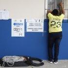 Ecuador vota en medio de una inédita prohibición de votar sin fotografiar el voto.