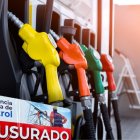 Derrame de combustible en Quito provocó la clausura de una estación de servicio por riesgos ambientales y de salud.