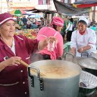 La fanesca de dulce es el plato de este año en la Plaza Primero de Mayo.