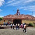 El templo actual fue levantado sobre la avenida 6 de Diciembre, en Quinindé.