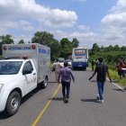 Agentes policiales llegaron al lugar para el respectivo levantamiento del cuerpo desmembrado.