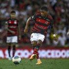 La intermitencia de Gonzalo Plata en el Flamengo las últimas semanas enciende las alarmas.