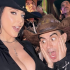 Angela White junto a Jordi El Niño Polla en los premios Pornhub 2025.