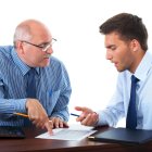 Prepara una lista de tus contribuciones a la empresa antes de solicitar un aumento salarial.