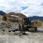 Militares durante una operación de control en zonas de extracción minera en la Amazonía.