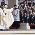 Daniel Noboa estuvo presente en la entronización del papa León.