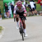 Richard Carapaz ganó la etapa 11 del Giro de Italia 2025.
