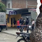 La mujer cayó dentro del local al que ingresó buscando refugio.