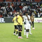 Liga de Quito y Barcelona SC se enfrentaron en el estadio Rodrigo Paz.