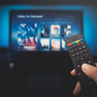 Usuarios descargan Magis TV en celulares Android para ver series y deportes gratis, aunque la seguridad del dispositivo puede verse comprometida.