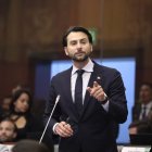 Niels Olsen se pronunció sobre el caso de Dominique Serrano en la Asamblea Nacional.