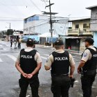 Se presume que los atacantes llegaron en una embarcación de pesca artesanal.