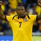 Pervis Estupiñán destaca en la selección ecuatoriana de fútbol