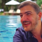 Aquiles Álvarez lleva colocado un dispositivo electrónico de vigilancia. Hay limitaciones para él.