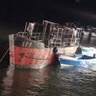 Ssujetos armados dispararon y lanzaron un artefacto explosivo contra dos embarcaciones.