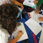 Una de las recomendaciones es que los padres y docentes estén pendientes a los cambios de comportamiento.