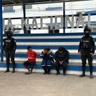 Dos mujeres que trabajaban como guardias en el hospital Teófilo Dávila de Machala, fueron detenidas