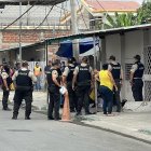 Sicarios atacaron a dos personas en un taller de motos del populoso barrio El Paraíso.