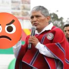 Luis Chango principal de Mushuc Runa enojado por la eliminación de la Copa Sudamericana.