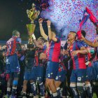 Los jugadores de Deportivo Quito celebran la consecución del título en el campeonato de Pichincha.