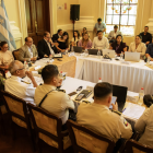 El alcalde de Guayaquil, Aquiles Álvarez, y la prefecta del Guayas, Marcela Aguiñaga, se reúnen para coordinar estrategias de seguridad y avanzar en la resolución del conflicto por las obras en la avenida del Bombero.