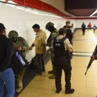 En las revisiones se hallaron drogas y armas blancas.