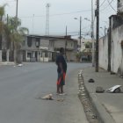 En este lugar, junto al plantel educativo, fue asesinado el joven.