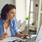 Conoce cómo postular para maestrías virtuales en Ecuador.