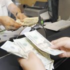 En Ecuador, las comisiones por envío de dinero varían entre el 4 % y el 7 % del monto transferido.