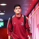 Piero Hincapié espera su estreno: Arsenal ya piensa en su debut oficial.