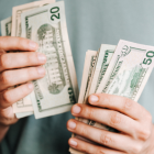 Conoce cómo registrarte para el bono de transportistas tras eliminación subsidio diésel.