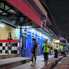 Los dueños de los locales en el barrio de tolerancia dicen que la delincuencia y el alza de precios los tienen al borde de la quiebra.