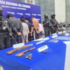 Detenidos son trasladados para continuar con el proceso judicial correspondiente.