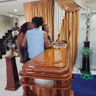 Tras velatorio en casa de la madre, el cuerpo de Jonathan González fue llevado a Quinindé.