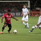 Jonathan González militó en equipos nacionales como Deportivo Cuenca, entre otros.