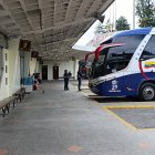 Conductores y cooperativas muestran preocupación, mientras usuarios evitan viajar por temor a las protestas.