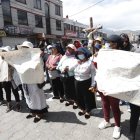 Personas piden a la Policía y el Gobierno Nacional la liberación de sus familiares.