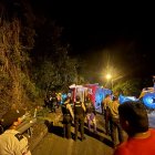 Un bus interprovincial que cubría la ruta Tulcán - Guayaquil, perdió pista y se estrelló de frente con un camión en la denominada curva de la muerte.